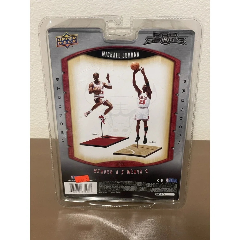 Upper Deck Michael Jordan Action Figure Unisex OS White New Pro Shots Jordan I - Picture 3 of 6